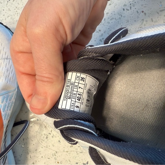 Brooks Adrenaline GTS 22 Light Blue with Orange Accents W9 - Picture 4 of 7